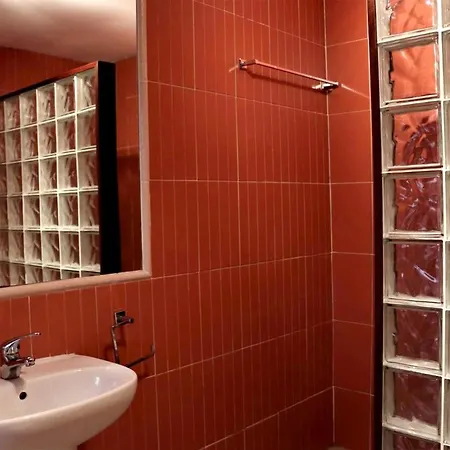 Dom wakacyjny 2 Bedrooms House With Balcony And Wifi At Resende